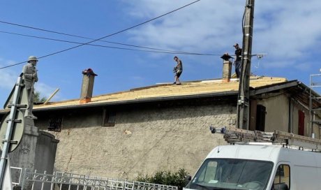 Charpentier couvreur pour installation de charpente en maison individuelle à Portes-Les-Valence