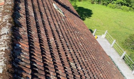 charpentier couvreur pour nettoyage de toiture Romans-sur-Isère